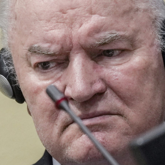 CZDS: "Briselu ne smeta što je Zagreb sahranio ustaškog komandanta, a smeta im Mladić?" VIDEO