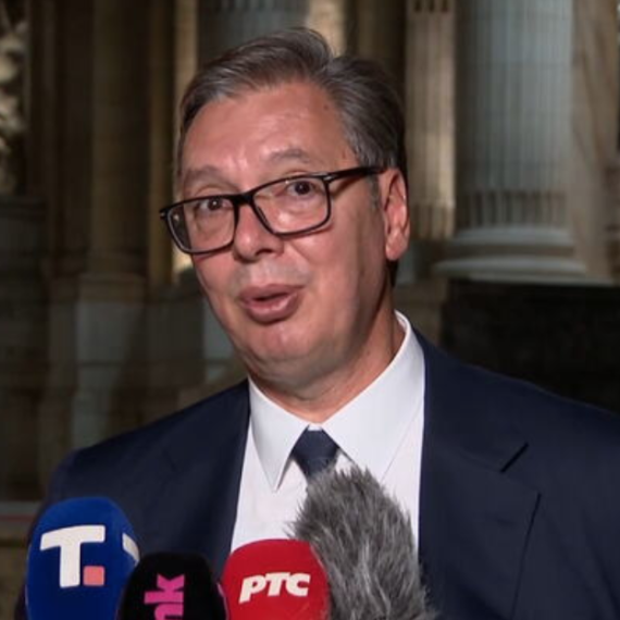 Vučić iz Pariza: "Bilaterala sa Makronom je trajala sat i 20"; "Poslednji put smo razgovarali kao predsednici"