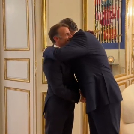 Mediji: Hrvati na aparatima; "Eno ga Makron druži se s Vučićem, čak su se i zagrlili"