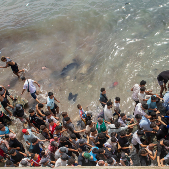 Seuta ne miruje; Na hiljade migranata i dalje na ulici FOTO/VIDEO
