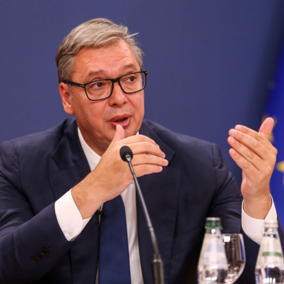 Blokaderi doživeli debakl u poređenju sa Vučićem: Za četiri sata prikupljeno tri puta više potpisa