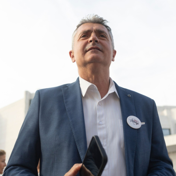Njaveći mrzitelj Srbije iz Crne Gore podržao Srdanovića FOTO