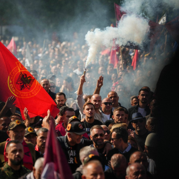 Unrest continues in Pristina VIDEO