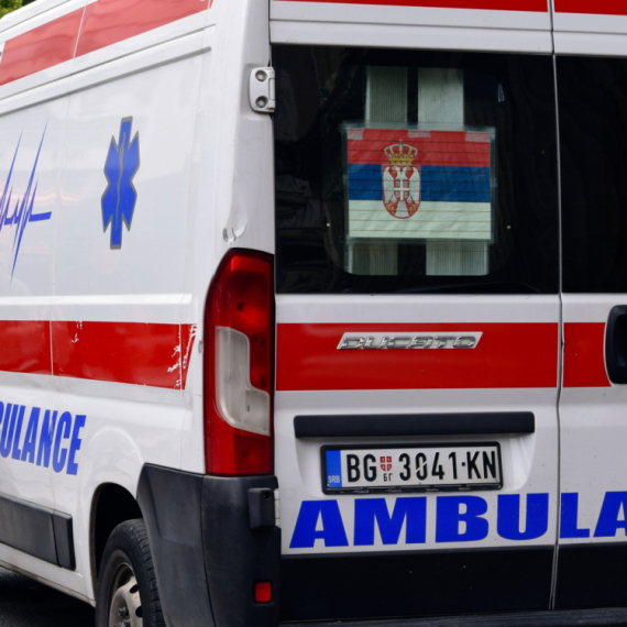 Autobus izgubio kontrolu na Zelenom vencu i pokosio dva taksija: Petoro povređenih