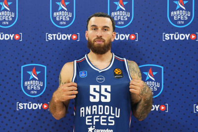 Slika za Džejms potpisao za Barselonu, pa otišao u Efes: "Situacija se raspala..."