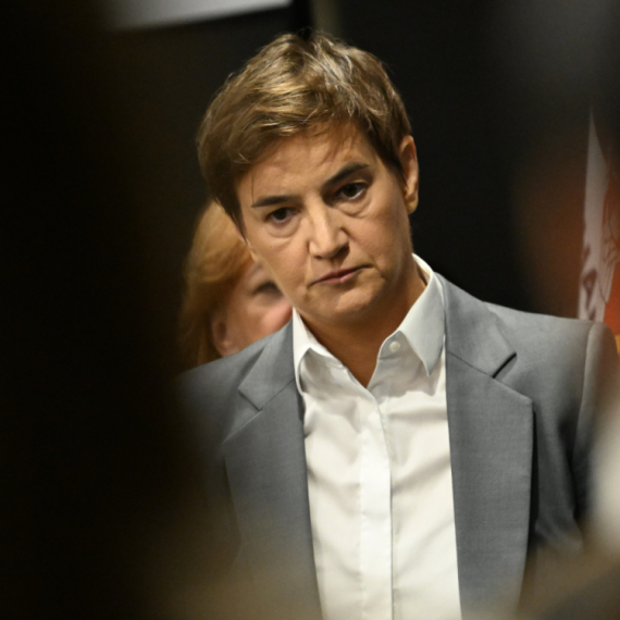 Brnabić: "Svaki put ponavljate jasno: da ćete nas jahati, šišati, juriti, ponižavati – od juče i silovati"