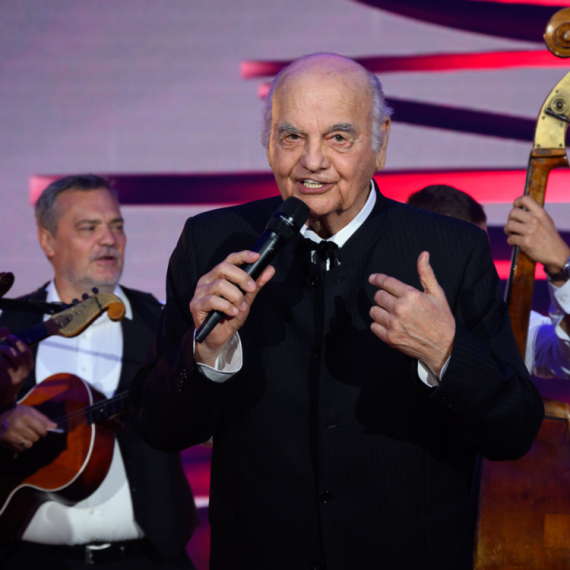 Pred koncert u Sava Centru, veliko priznanje za Zvonka Bogdana