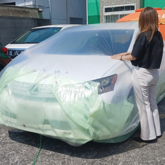 Uz ovu ceradu, automobili plutaju tokom poplava FOTO