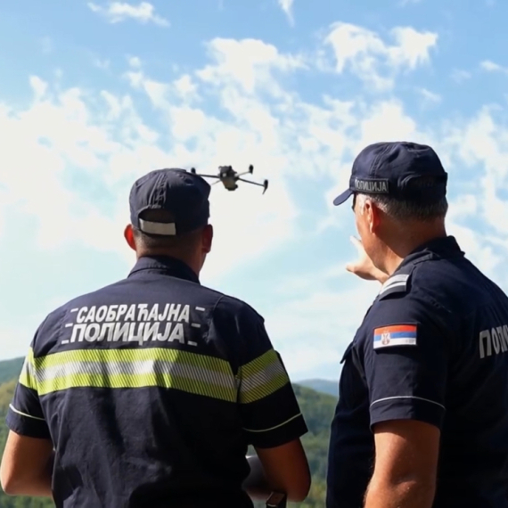 Dronovi stižu na puteve širom Srbije! Policija će iz vazduha otkrivati opasne vozače FOTO