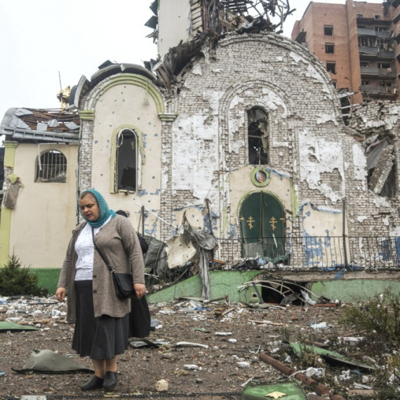 KAB-500 and KAB-250 bombs devastate city — Church destroyed VIDEO