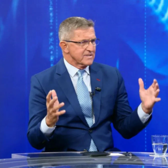 Američki general Flin o Vučiću: "Sjajan i odličan lider. Srbija ima najbrže rastuću ekonomiju u Evropi"