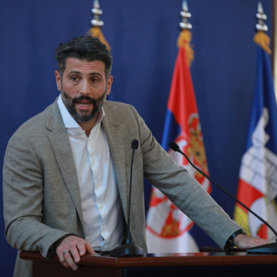 Oglasio se MUP o incidentu Šapića sa odbronicom "Kreni-promeni": "Šapić kod sebe nije posedovao oružje"