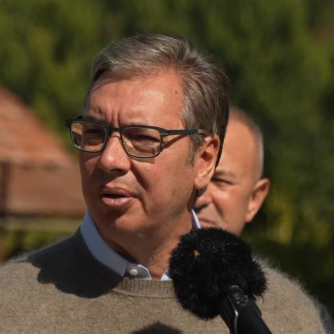 Vučić: "'Studentska lista' beži od debate po Pajtićevom nalogu"; "Kriju ko stvarno vuče konce"
