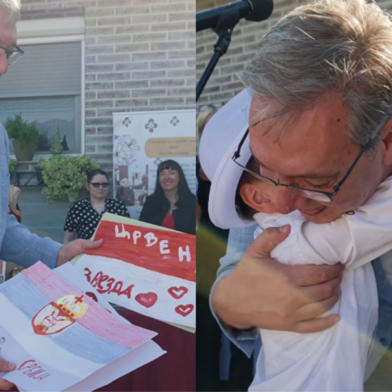 Dečak poklonio crteže Vučiću; "Hvala od srca Nemanji na divnim poklonima za mog Vukija i mene" VIDEO