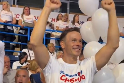 Slika za Mali poslao snažnu poruku iz Arene: "Ovo je prava slika Srbije, bez nasilja, mržnje i napada. Za broj 1" VIDEO