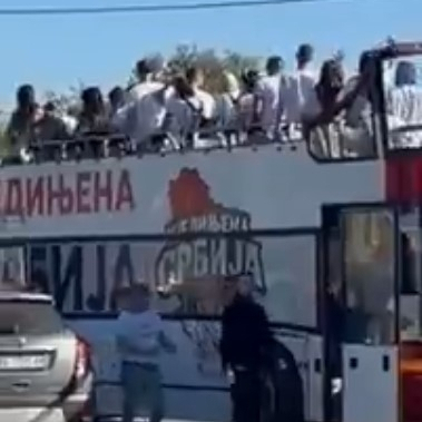 Veliko okupljanje građana u Borči; Jasna poruka podrške listi "Aleksandar Vučić – Ujedinjena Srbija" VIDEO
