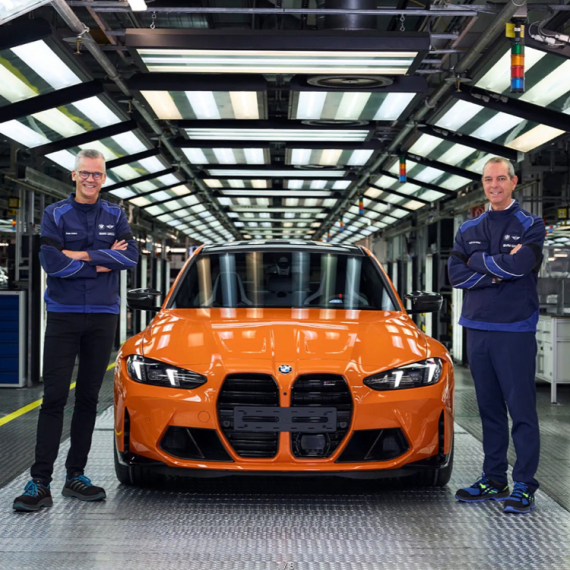 Milioniti BMW M je stigao sa posebnom bojom, ali pažnju je ukrao novi M3 EV FOTO