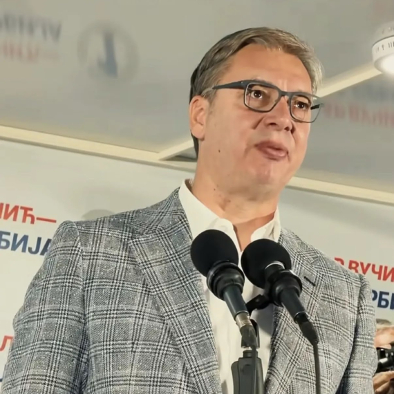Vučić o blokaderima: Jedan se tušira u fontani, drugi glumi stručnjaka; "Toliko neznanja, laži i gluposti"