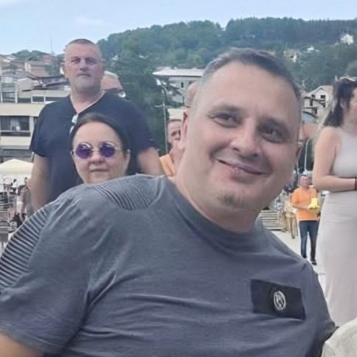 Ko je Ilija Mićić, suprug aktivistkinje Kreni-Promeni koji je učestvovao u sukobu sa Šapićem?