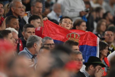 Slika za UEFA višestruko kaznila Srbiju!