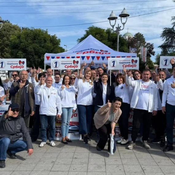 Brnabić sa građanima Lazarevca: "Otvoreni razgovori i novi predlozi" FOTO
