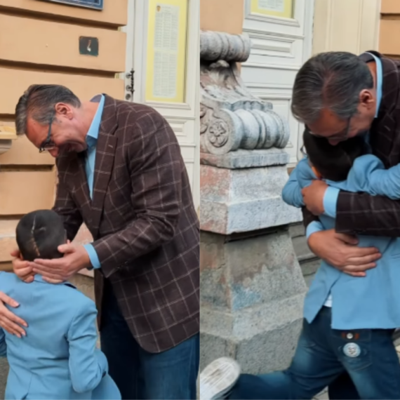 Mali Luka dočekao Vučića u Šapcu; "Dečak hrabrog srca i čarobnog osmeha"; "Nastavi da se smeješ"  VIDEO