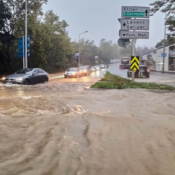 Apocalyptic scenes: Streets underwater, flash floods sweeping away vehicles; "There are fatalities" VIDEO