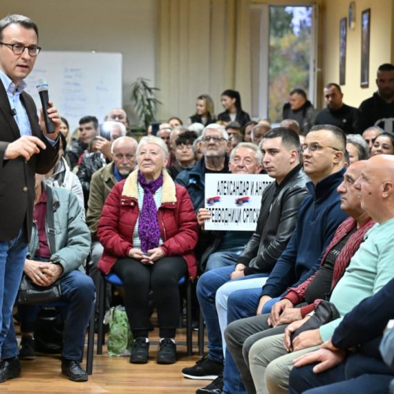 Petković u Smederevu sa Srbima raseljenim sa KiM: "25. oktobra odlučujemo o budućnosti naše dece" VIDEO