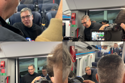Slika za Vučić iz voza pred skup u Novom Sadu: "Niko mi ne može zabraniti da se pojavim"; Vozom odjekivao "Ruzmarin"