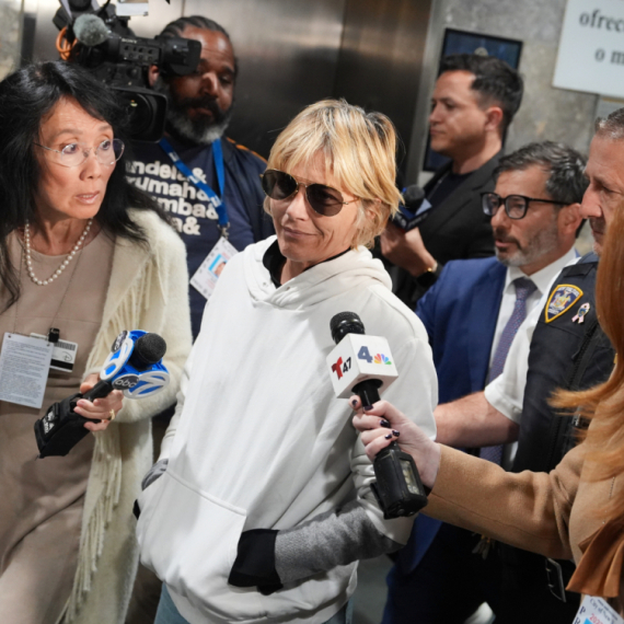 Oglasila se Selma Bler nakon skandala u avionu: Ujedala i napala stjuardese, a sad otkrila svoju stranu priče