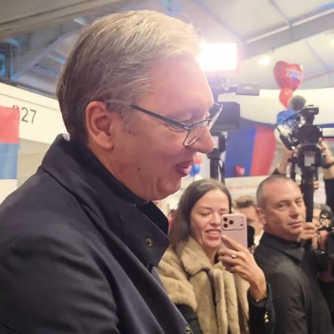 Vučić iz Kovilova: "Napali su nam Srbiju sa različitih strana. Idemo da ih pobedimo"