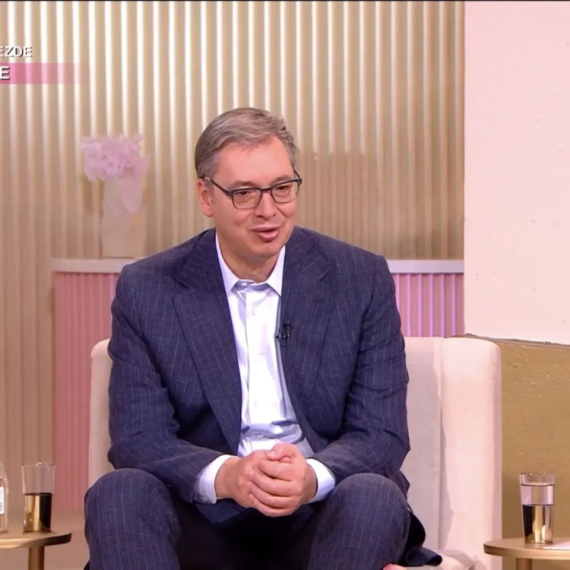 Vučić: "Sad sam običan čovek – nemaju sa čega da me smene"; "Oko mene, posebno žene, su uvek zaštićene"