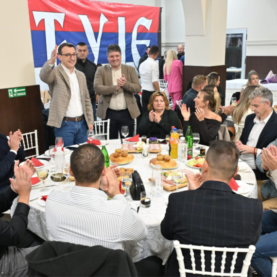 Petković: "Na ovim izborima, braćo i sestre, biramo hoćemo li imati našu zemlju ili je nećemo imati"