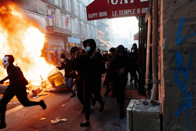 Slika za Francuska donela radikalne mere: Uvodi se policijski čas?