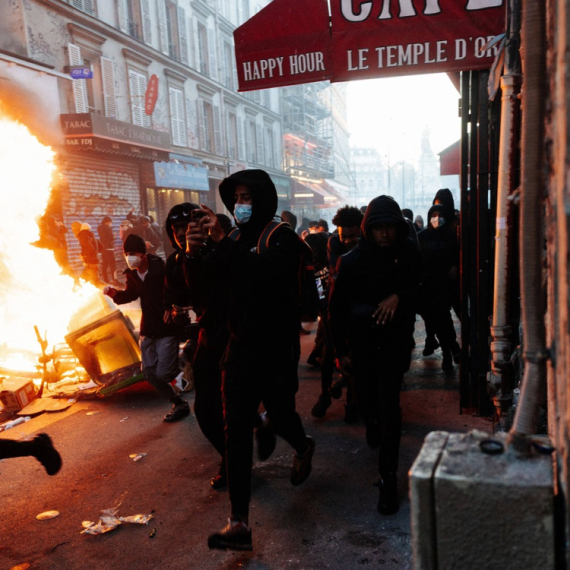 France considers tough measures: Is a curfew on the way?