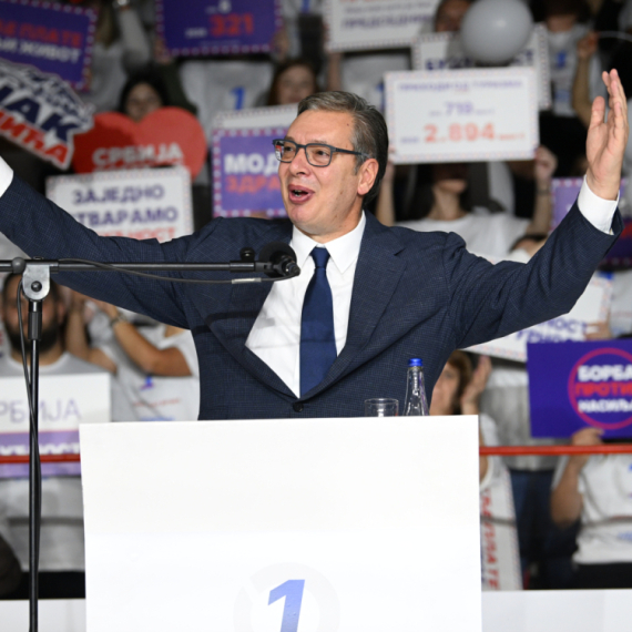 Ovo je 10 ključnih razloga zašto Aleksandar Vučić 25. oktobra ubedljivo pobeđuje