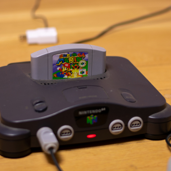 Rešena misterija stara 30 godina: Evo šta piše na čuvenoj ploči u Super Mario 64 VIDEO