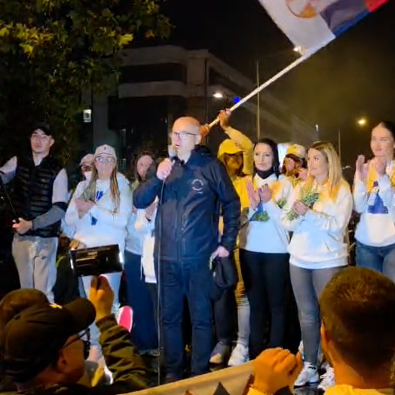 "Da pobedimo!"; Vučević sa narodom u Novom Sadu na skupu liste "Aleksandar Vučić – Ujedinjena Srbija" VIDEO