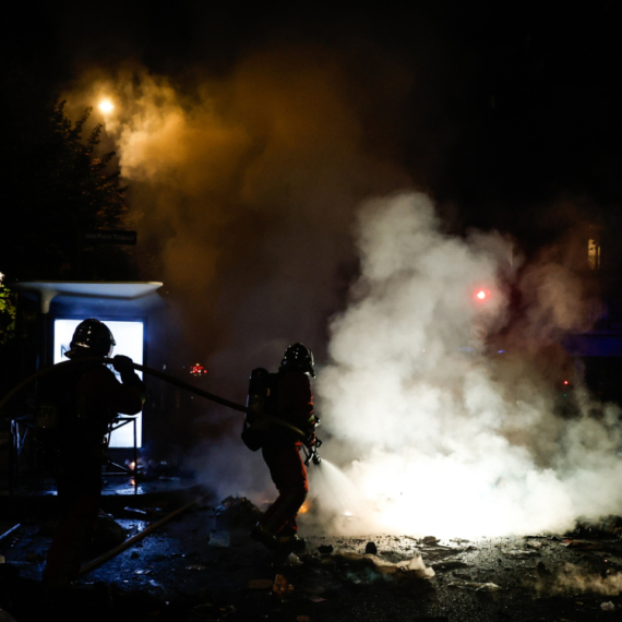 Francuska policija odlučila: Policijski čas produžen do ponedeljka