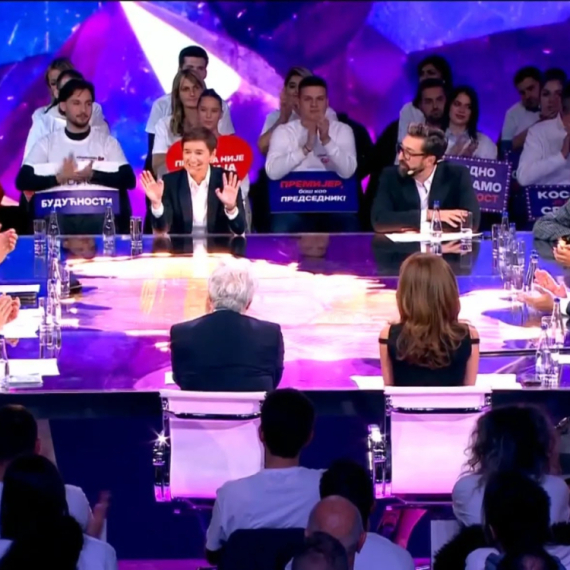 Vučić i Mali gosti specijalne emisije "Vreme odluke" na TV Pink