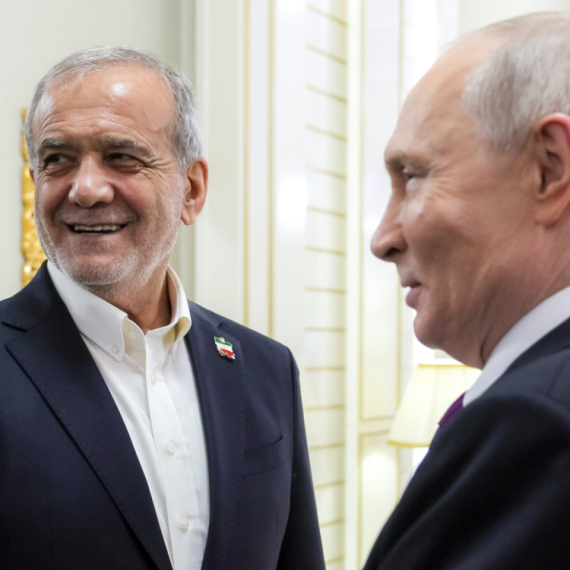 Pezeškijan stigao u Moskvu; Očekuje se sastanak sa Putinom