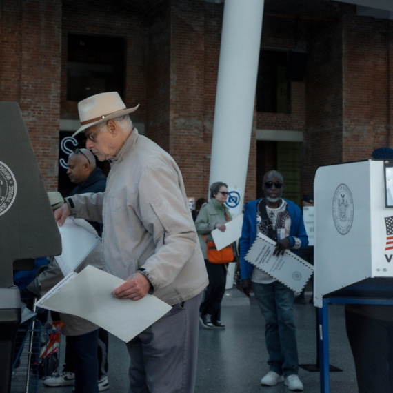 Pivotal US elections begin amid a wave of accusations