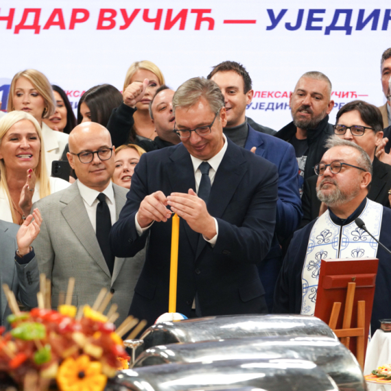 SNS obeležila krsnu slavu Svetu Petku; Prisustvovao i Vučić