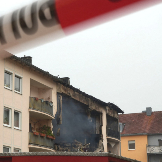 Explosion in Germany: People missing and injured; Massive crater opens as building threatens to collapse PHOTO