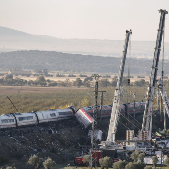 Recording of railway traffic controllers' conversation before disaster emerges: "Decision is incomprehensible"