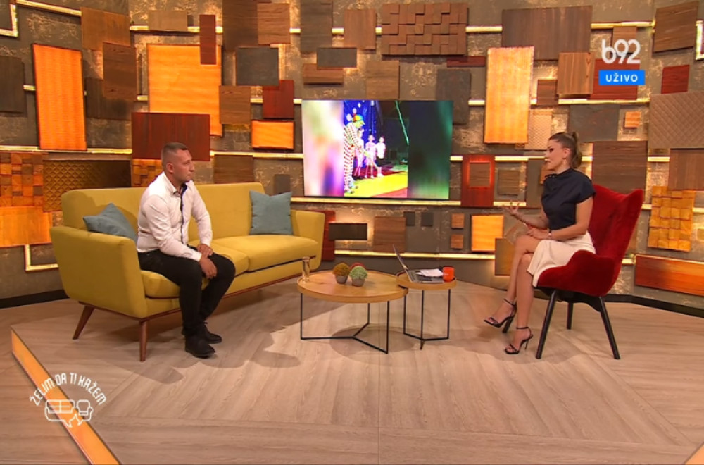 Želim da ti kažem - Santino De la Vega, vlasnik cirkusa