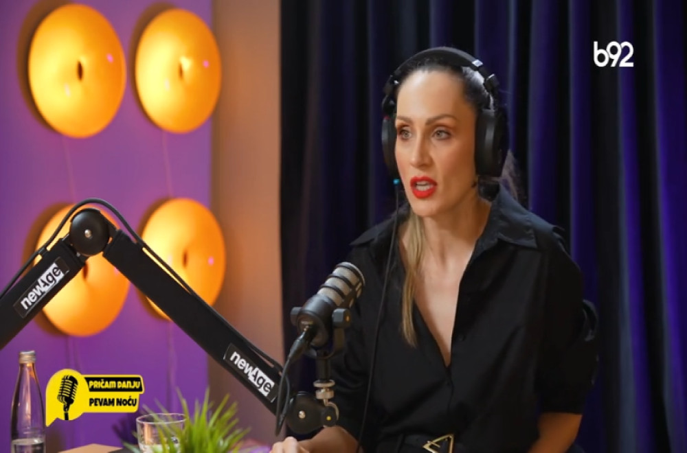 Pričam danju, pevam noću - Jelena Gavrilović