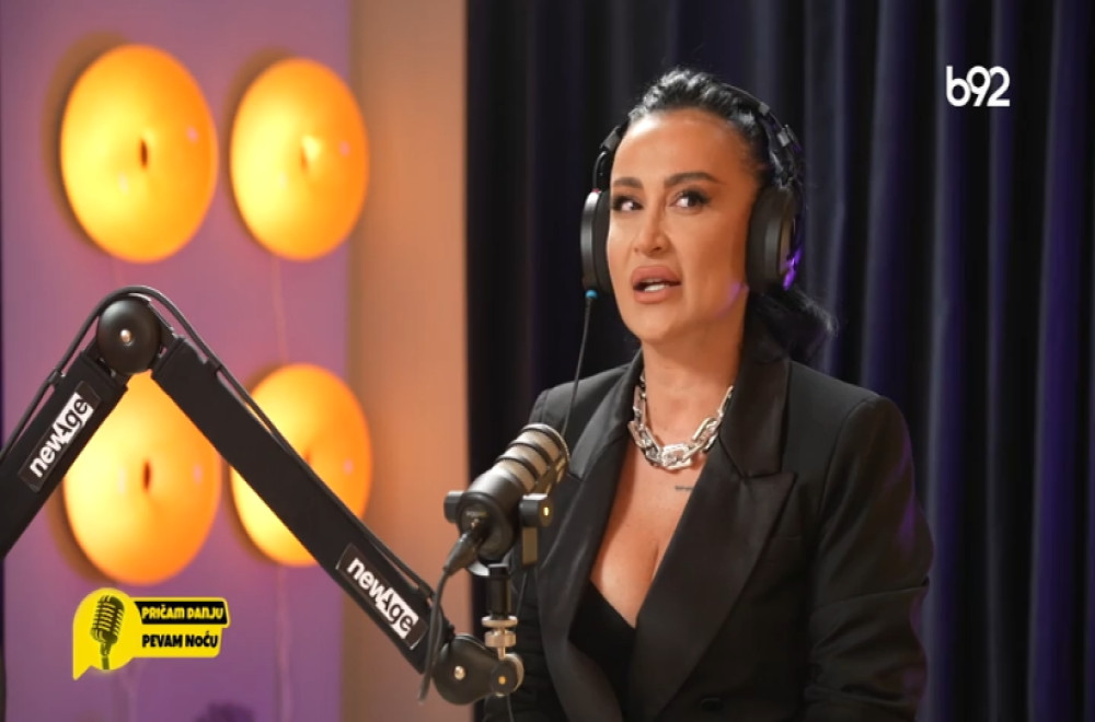 Pričam danju, pevam noću - Andreana Čekić