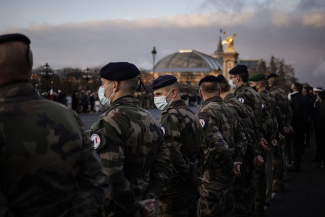 Foto: EPA-EFE/YOAN VALAT